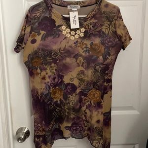 Item #200 NWT Ladies Blouse .